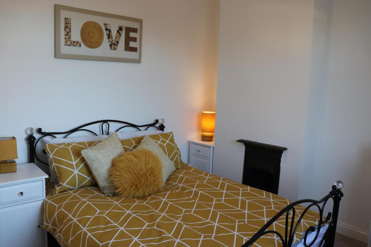 The Nook Villa Northampton Bagian luar foto
